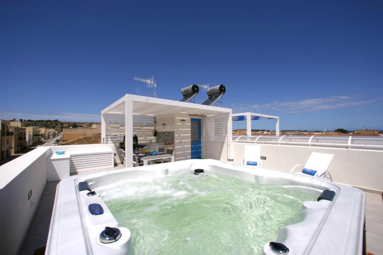 Itaca E Medea - Appartamenti Con Idromassaggio In Terrazza San Vito Lo Capo Exterior photo